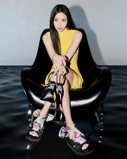 Na-Eun Son feet photo 18