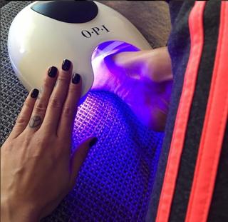 Nabilla Benattia feet photo thumbnail