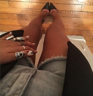 Nabilla Benattia feet photo thumbnail