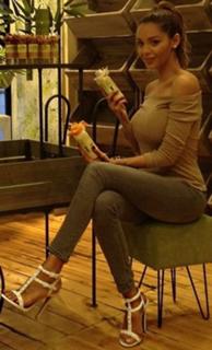 Nabilla Benattia feet photo thumbnail