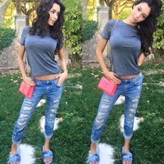 Nabilla Benattia feet photo thumbnail