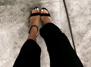 Nabilla Benattia feet photo thumbnail