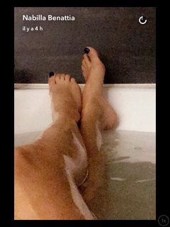 Nabilla Benattia feet photo thumbnail