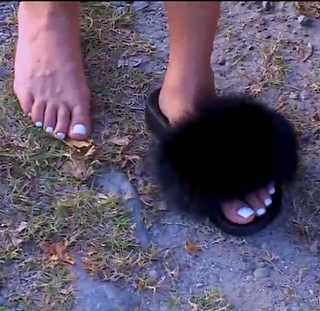 Nabilla Benattia feet photo thumbnail