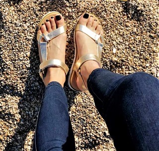 Nabilla Benattia feet photo thumbnail