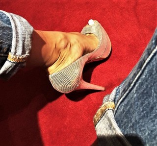 Nabilla Benattia feet photo thumbnail