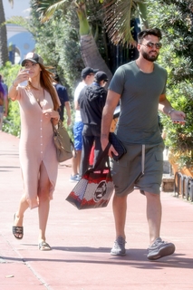 Nabilla Benattia feet photo thumbnail