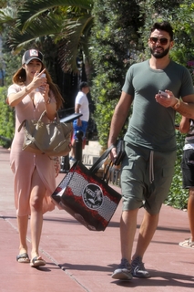 Nabilla Benattia feet photo thumbnail