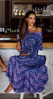 Nabilla Benattia feet photo thumbnail