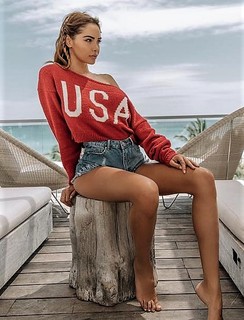 Nabilla Benattia feet photo thumbnail