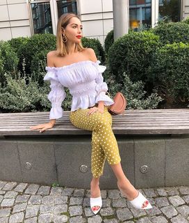 Nabilla Benattia feet photo thumbnail