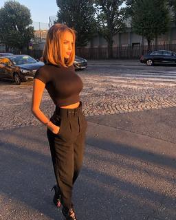 Nabilla Benattia feet photo thumbnail