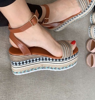 Nabilla Benattia feet photo thumbnail