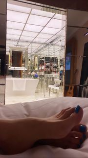 Nabilla Benattia feet photo thumbnail