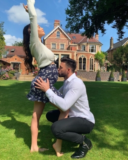 Nabilla Benattia feet photo thumbnail