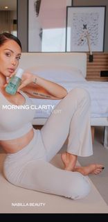 Nabilla Benattia feet photo 15