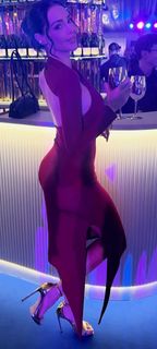 Nabilla Benattia feet photo 10