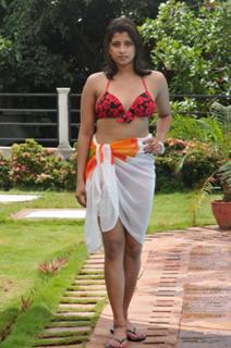 Nadeesha Hemamali feet photo 18