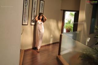 Nadeesha Hemamali feet photo 3