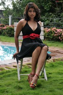 Nadeesha Hemamali feet photo 14