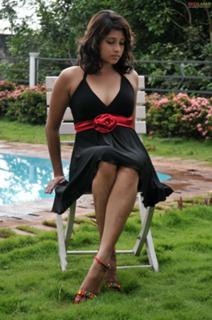 Nadeesha Hemamali feet photo 13