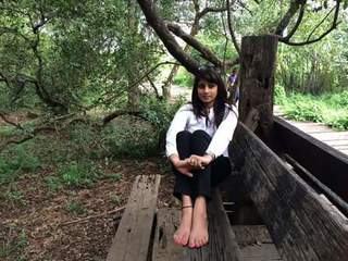 Nadeesha Hemamali feet photo 4