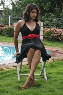 Nadeesha Hemamali feet photo 4
