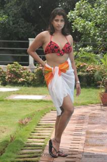 Nadeesha Hemamali feet photo 15