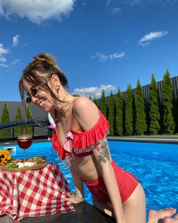 Nadezhda Dorofeeva feet photo thumbnail