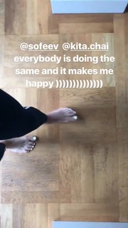 Nadezhda Tolokonnikova feet photo 9