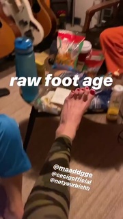 Nadezhda Tolokonnikova feet photo 19