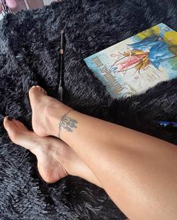 Nadezhda Tolokonnikova feet photo 4