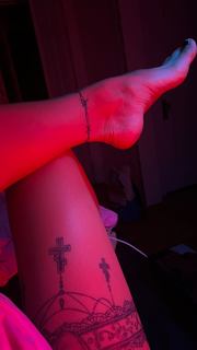 Nadezhda Tolokonnikova feet photo 17