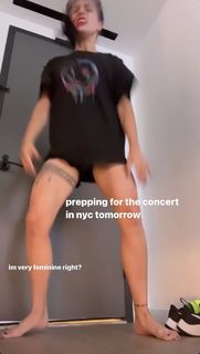 Nadezhda Tolokonnikova feet photo 13