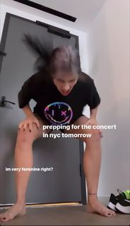 Nadezhda Tolokonnikova feet photo 11