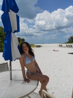 Nadia Amine feet photo thumbnail