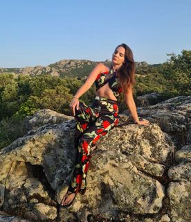 Nadia Dlugosz feet photo thumbnail