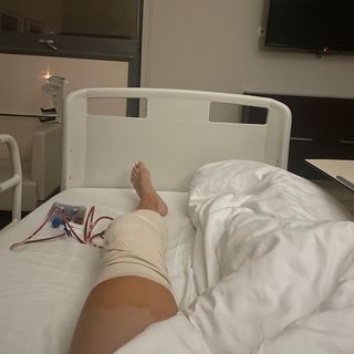 Nadia Dlugosz feet photo thumbnail