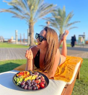 Nadia Dlugosz feet photo thumbnail