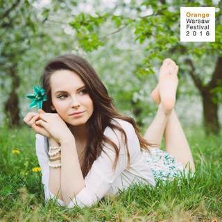 Nadia Dlugosz feet photo thumbnail