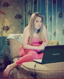 Nadia El Guindy feet photo 20