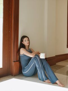 Nadia Ferreira feet photo 4