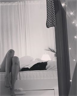 Nadia Hilker feet photo 10