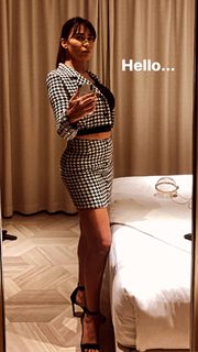 Nadine Al Rassi feet photo thumbnail