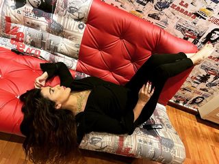 Nadine Al Rassi feet photo thumbnail