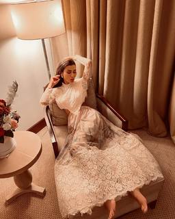 Nadine Al Rassi feet photo thumbnail