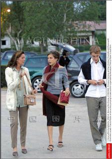 Nadine Casiraghi feet photo 8
