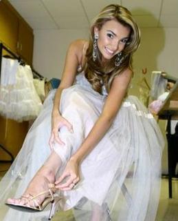 Nadine Coyle feet photo 14