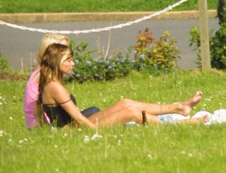 Nadine Coyle feet photo 5
