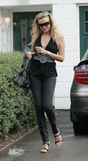 Nadine Coyle feet photo 11